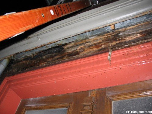 2009_08_09 Endstehungsbrand Erikastrasse 2 006